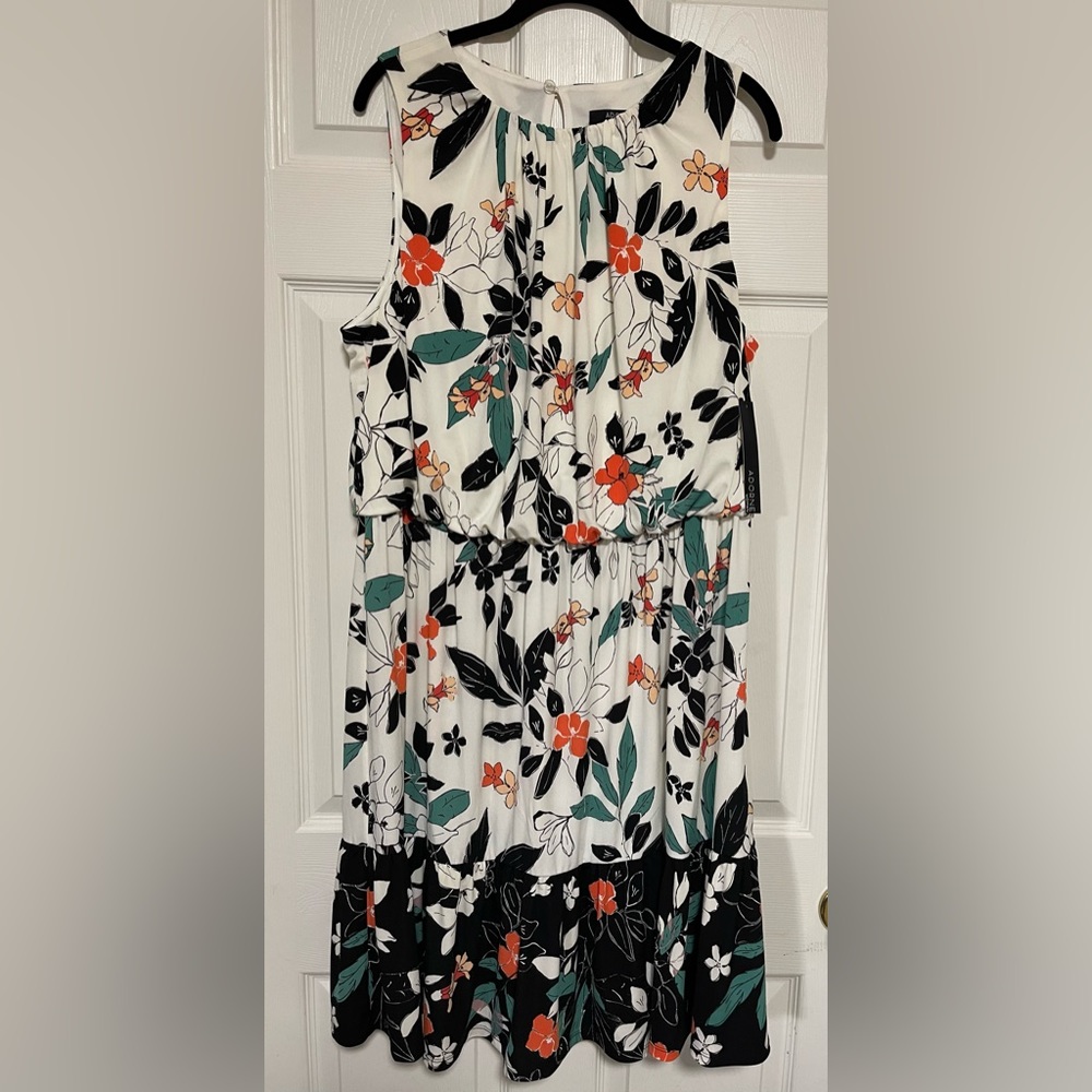 Floral Midi Dress in Black and White - Picture 4 of 15